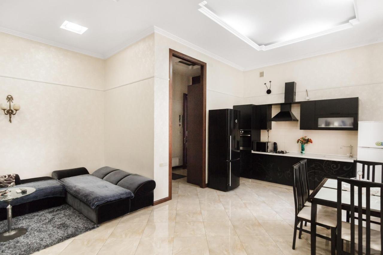 Downtown Prestige Apartment Odessa Exterior photo
