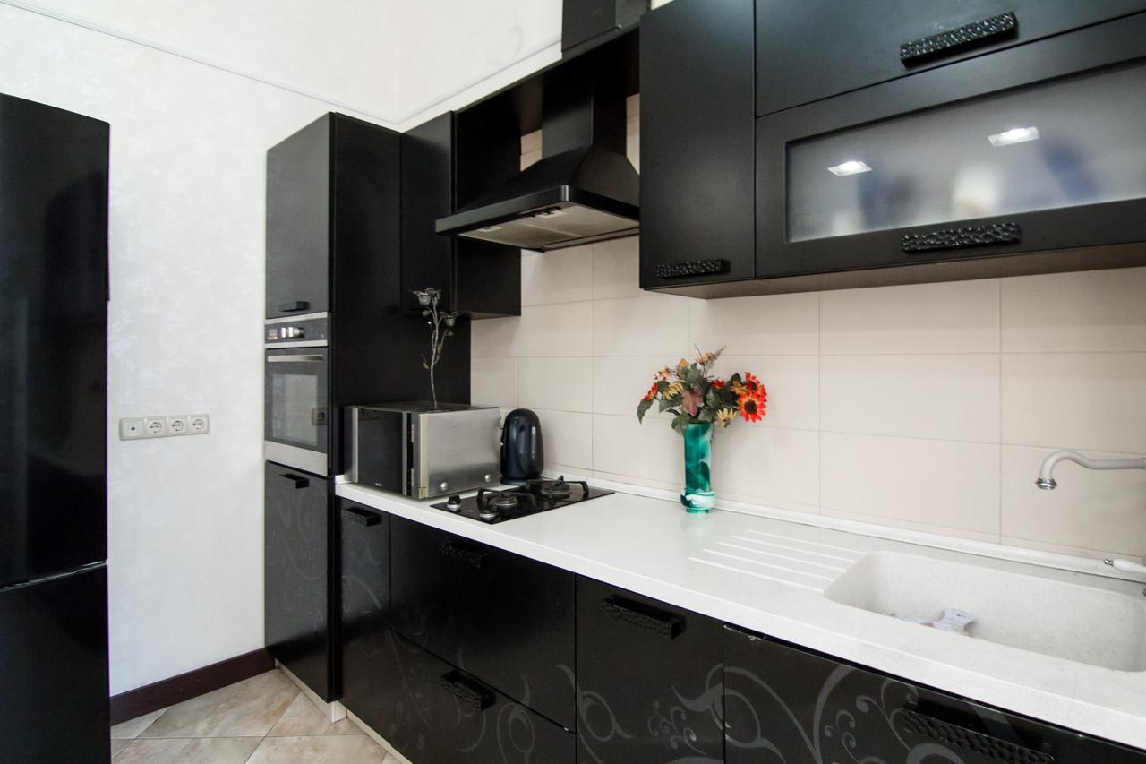 Downtown Prestige Apartment Odessa Exterior photo